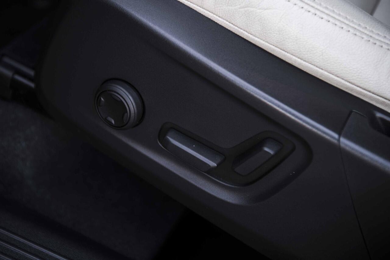 Volvo XC40 1.5 T5 Recharge Inscription | Panoramadak | Harman & Kardon | 360° camera | Stoel/stuurverwarming| Elektrisch verstelbare voorstoelen |