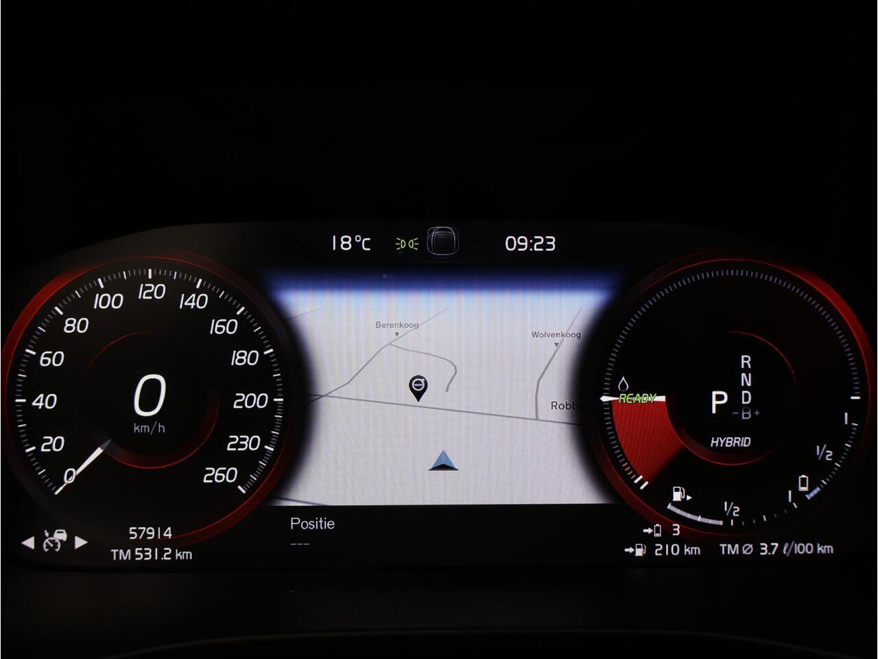 Volvo XC40 T4 Plug-in hybrid Ultimate Dark / Pan. dak / Trekhaak / Stoel+stuurverwarming / Harman Kardon / Elektr. bed. stoelen