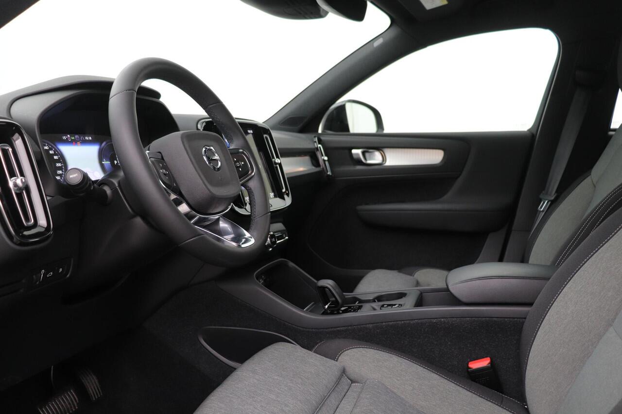 Volvo XC40 T4 Plug-in hybrid Core Bright | Stoel+Stuurverwarming | Keyless | Camera | Apple Carplay | Elek. Achterklep