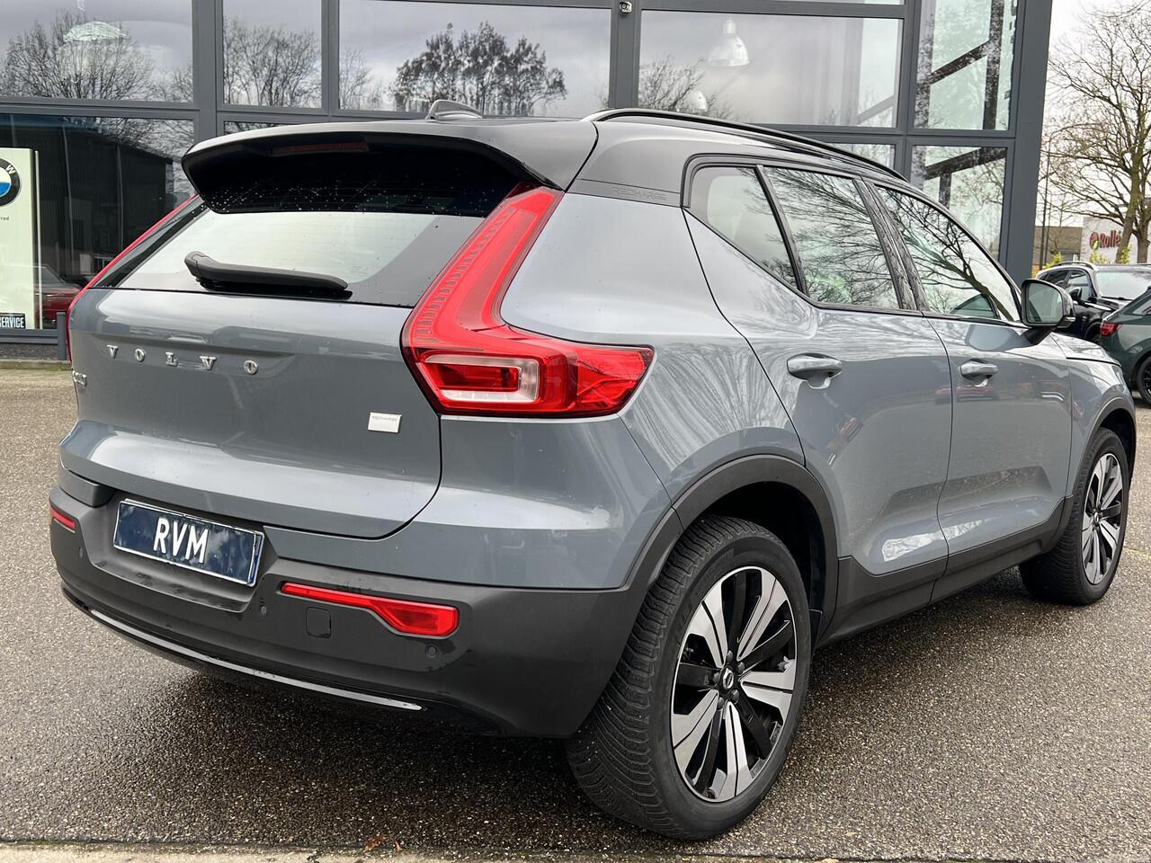 Volvo XC40 Recharge Core 70 kWh VAN: 33.900,- VOOR: 30.877,- UW EINDEJAARSVOORDEEL: 3.023,- | ACHTERUITRIJCAMERA | APPLE CARPLAY | CRUISE CONTROL | DRAADLOZE TELEFOON LADER |