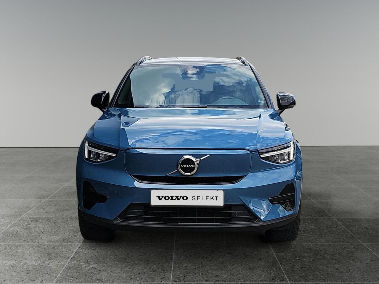 Volvo XC40 Recharge Core 70 kWh | Trekhaak | Stoelverwarming | Apple Carplay | 20 inch velgen |