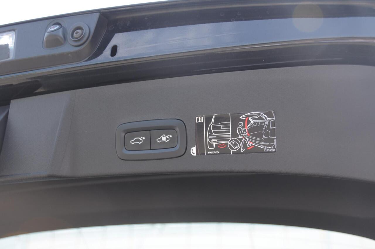 Volvo XC40 T4 211PK Automaat Recharge Inscription Expression / Lederen Bekleding / Cruise control / Elektrische achterklep / Parkeersensoren met camera / Apple carplay /