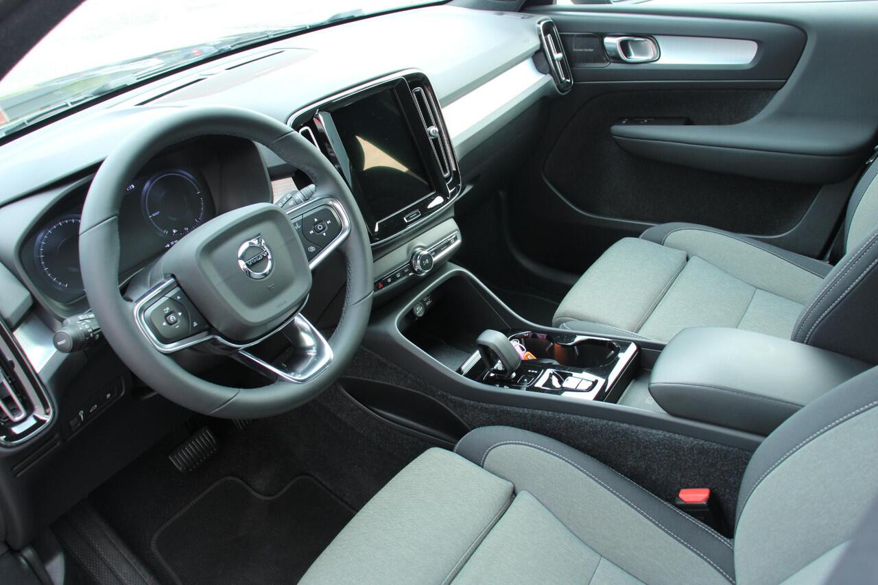 Volvo XC40 1.5 Plus Dark T4, Stoel, Stuur verwarming, FACE-LIFT, 2022, 45DKM,