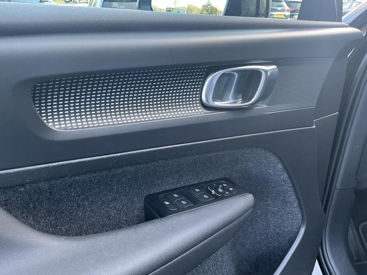 Volvo XC40 1.5 T2 R-Design Camera