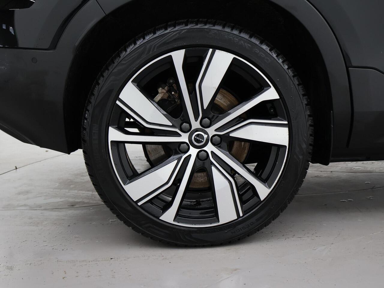 Volvo XC40 RECHARGE TWIN PRO 408 PK + TREKHAAK WEGKL. | 360 CAMERA | PANORAMA | 20 INCH | HARMAN/KARDON