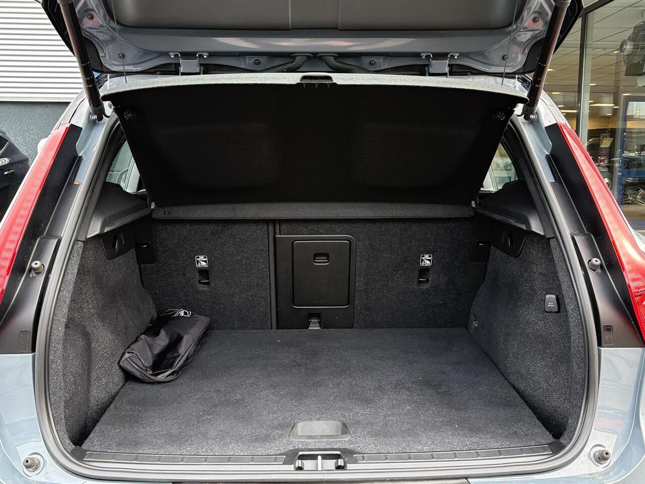 Volvo XC40 1.5 T5 Recharge R-Design PHEV 262pk | Parking pack | Navi | Camera |