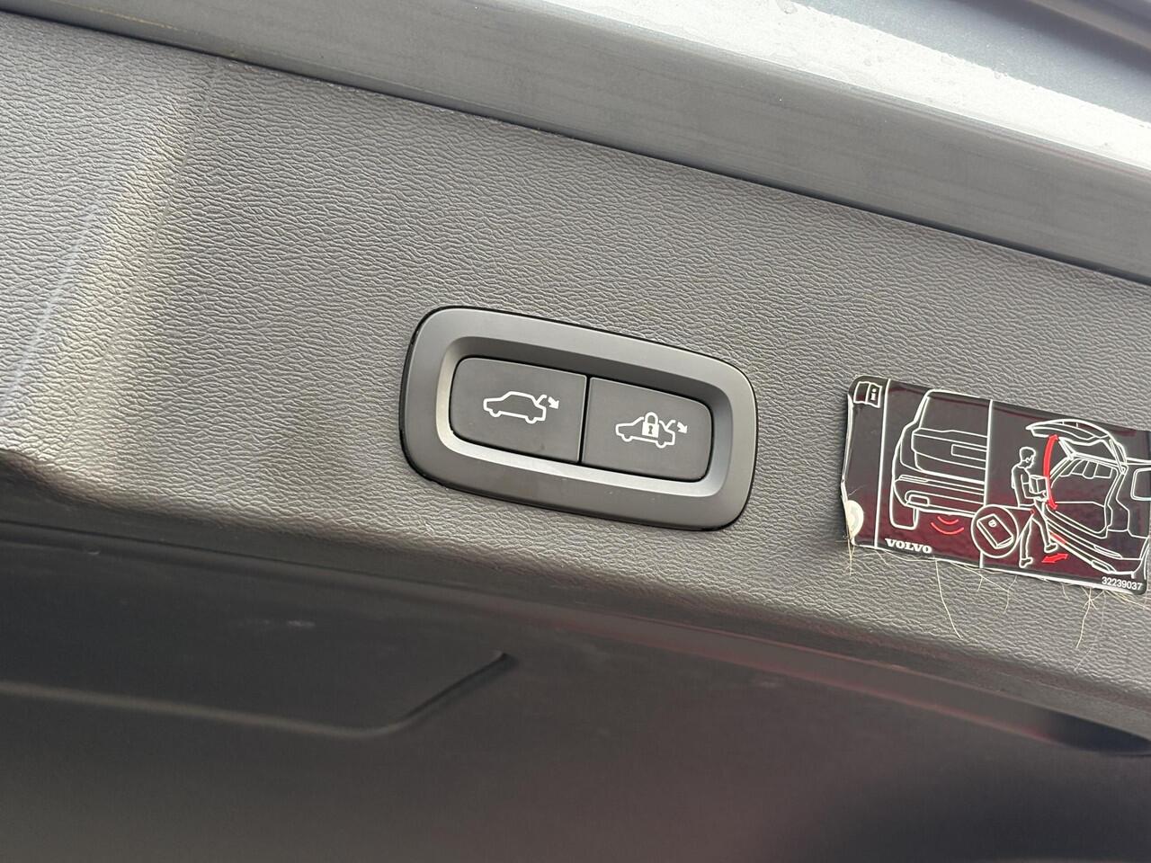 Volvo XC40 1.5 T5 Recharge R-Design PHEV 262pk | Parking pack | Navi | Camera |