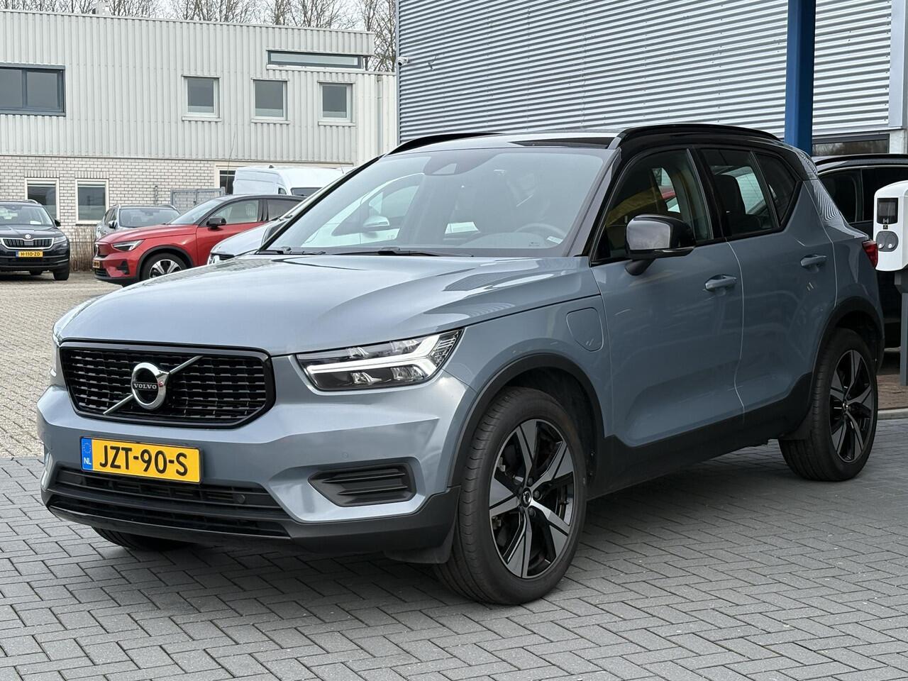 Volvo XC40 1.5 T5 Recharge R-Design PHEV 262pk | Parking pack | Navi | Camera |