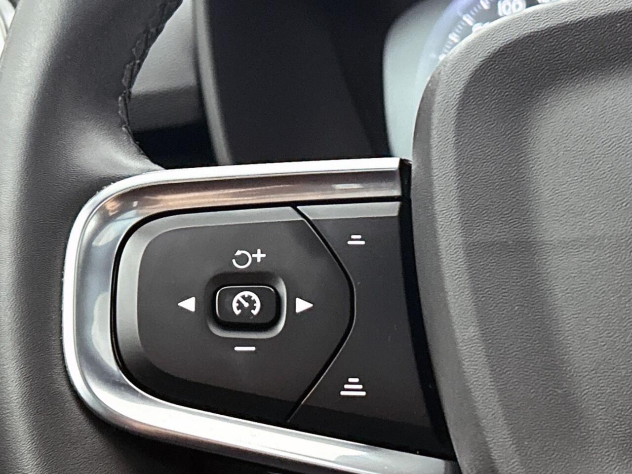 Volvo XC40 T5 Ultimate Bright | Pano | BLIS | Memory | All Season |