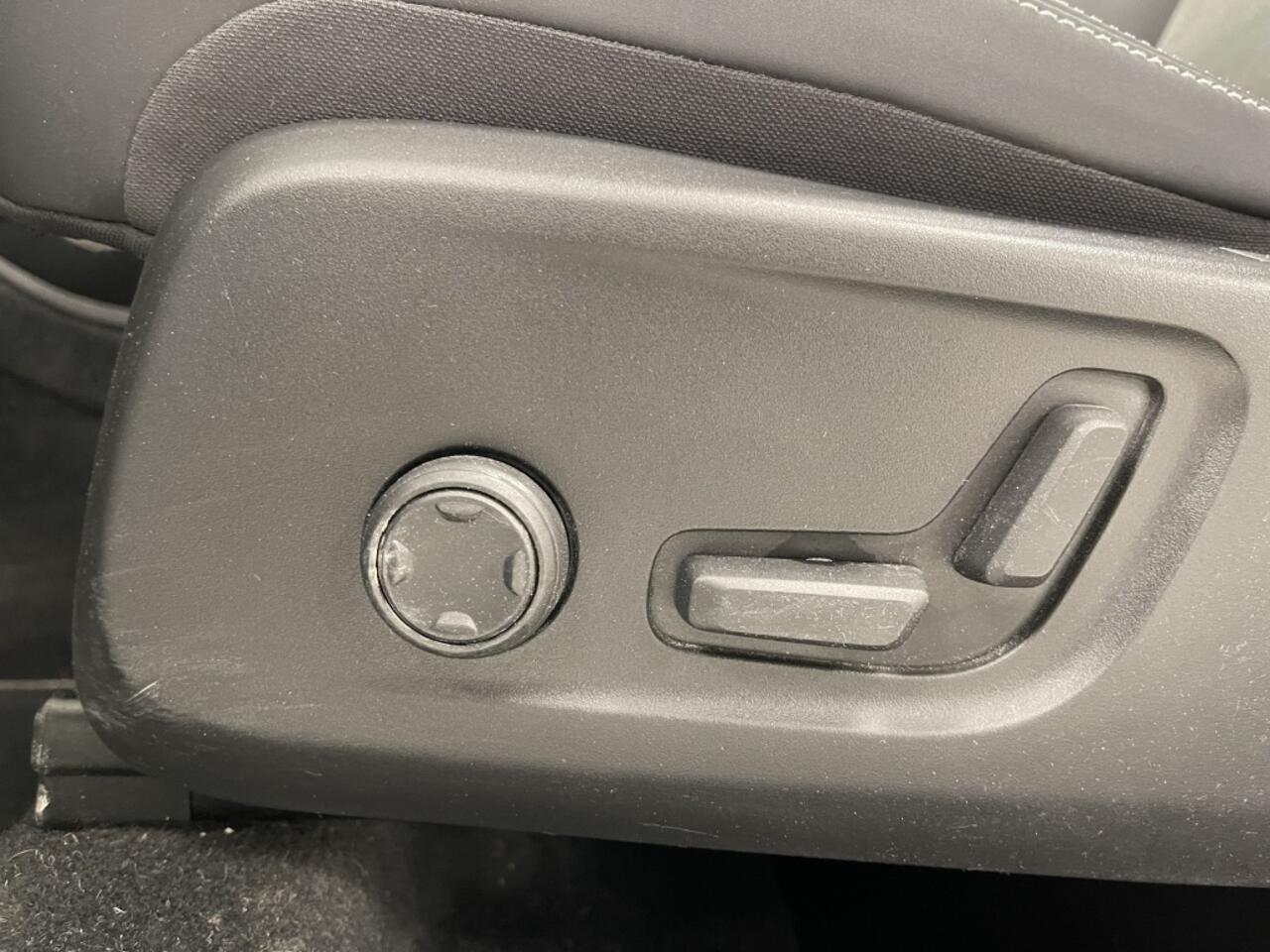 Volvo XC40 1.5 T4 PHEV Ultimate Dark | Autopilot | Harman/Kardon | Panorama