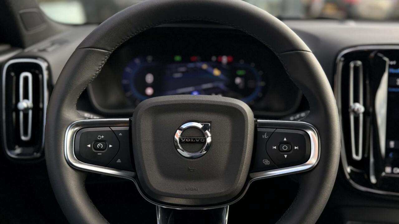 Volvo XC40 Recharge Core | Navi | Camera | Cruise