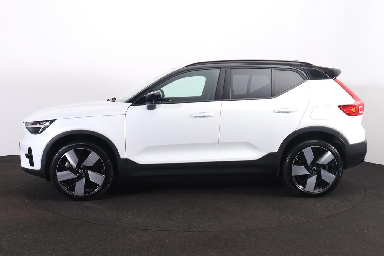 Volvo XC40 Twin Ultimate 78 kWh - Panorama/schuifdak - IntelliSafe Assist & Surround - 360º Camera - Harman/Kardon audio - Verwarmde voorstoelen & stuur - Parkeersensoren voor & achter - Elektr. bedienb. voorstoelen met geheugen links - Draadloze tel. lader - Warmte