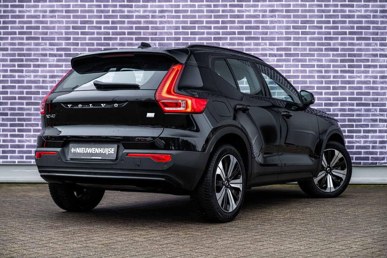 Volvo XC40 1.5 T4 Plug-in hybrid Plus Dark | Trekhaak | Stoel en Stuurverwarming | Harman Kardon | 19" Velgen | LED mistlampen |
