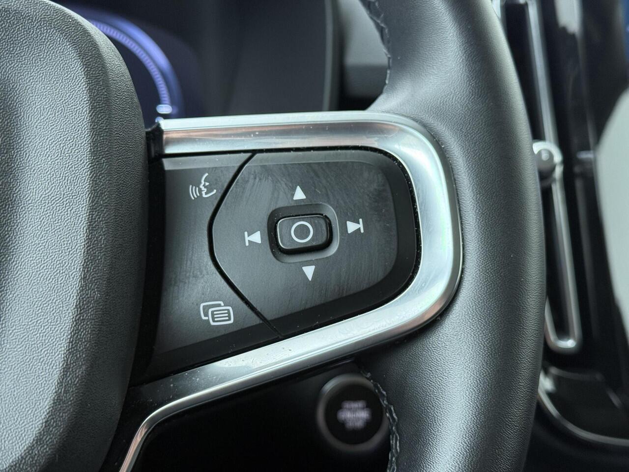 Volvo XC40 1.5 T5 Plug-in hybrid Ultimate Dark | 262 Pk | SoH 92% | Panoramadak | Wegklapbare trekhaak | Stoel-Stuur verwarming | Apple carplay - Androidauto | Navigatie |