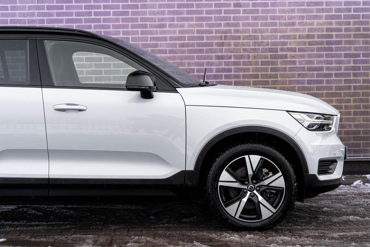 Volvo XC40 Recharge 70 kWh Core | 1e Eigenaar | Navigatie | Cruise Control | Stoel/-Stuurverwarming | Achteruijcamera | Climate Control | Getint Glas | Zitverlenging