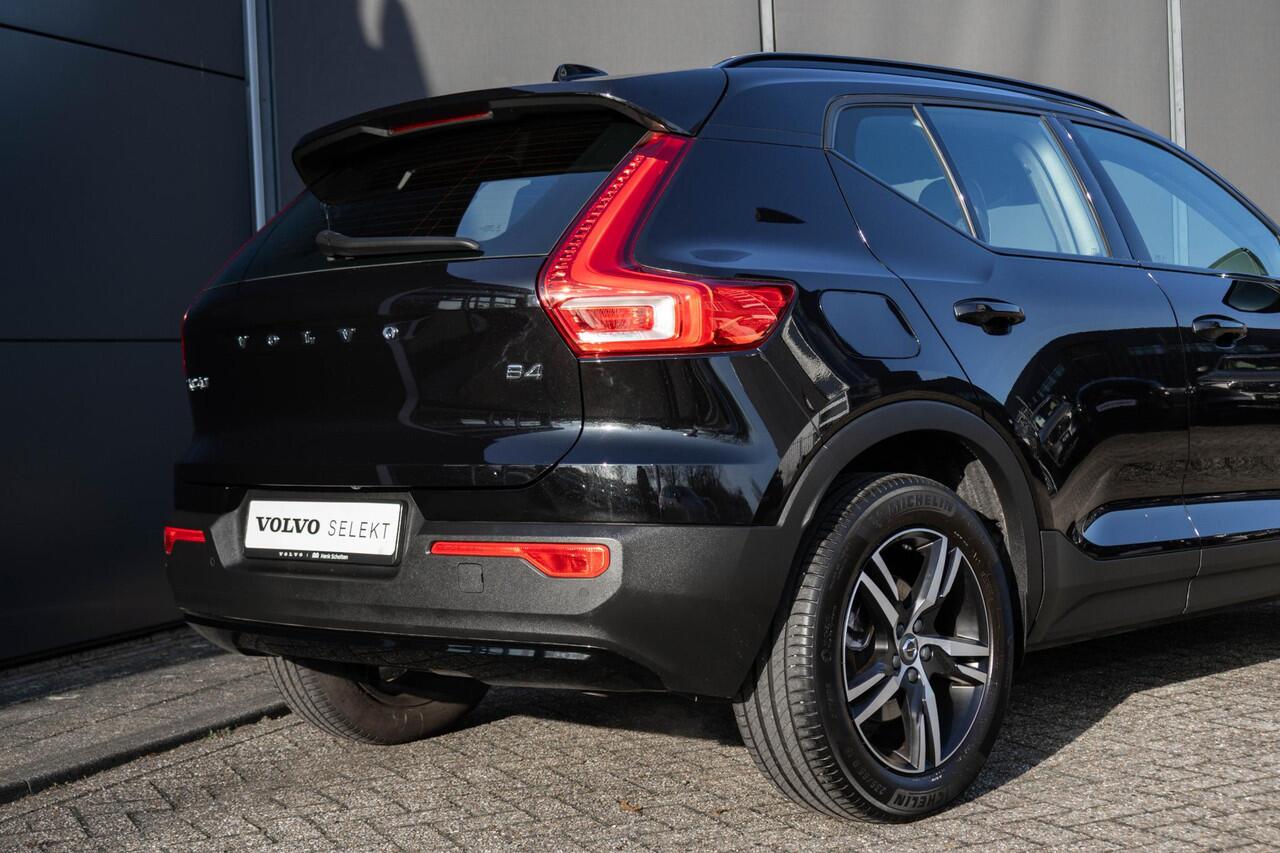 Volvo XC40 2.0 B4 R-Design | Semi Elektrische Trekhaak | Navigatie | Parkeercamera | Parkeersensoren rondom | Apple Car Play | Adaptieve Cruise Control | Climate Control |
