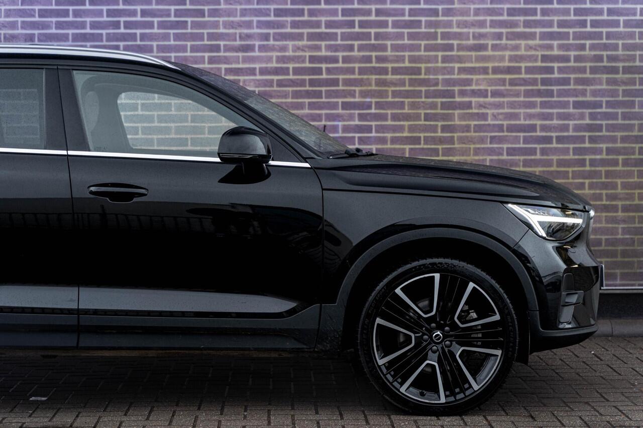Volvo XC40 Plug-in Hybrid T4 Ultimate Bright | Facelift | Panoramadak | Lederen bekleding | Adaptive Cruise Control | 360 Camera | Stoel-/Stuurverwarming | Dodehoekdetectie | Getint Glas | Voorruitverwarming | 21" LM