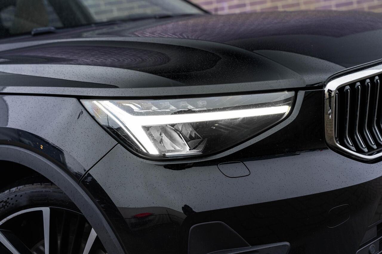 Volvo XC40 Plug-in Hybrid T4 Ultimate Bright | Facelift | Panoramadak | Lederen bekleding | Adaptive Cruise Control | 360 Camera | Stoel-/Stuurverwarming | Dodehoekdetectie | Getint Glas | Voorruitverwarming | 21" LM