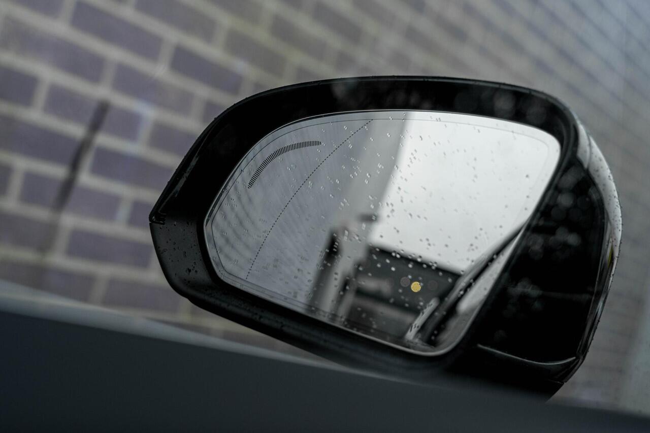 Volvo XC40 Plug-in Hybrid T4 Ultimate Bright | Facelift | Panoramadak | Lederen bekleding | Adaptive Cruise Control | 360 Camera | Stoel-/Stuurverwarming | Dodehoekdetectie | Getint Glas | Voorruitverwarming | 21" LM