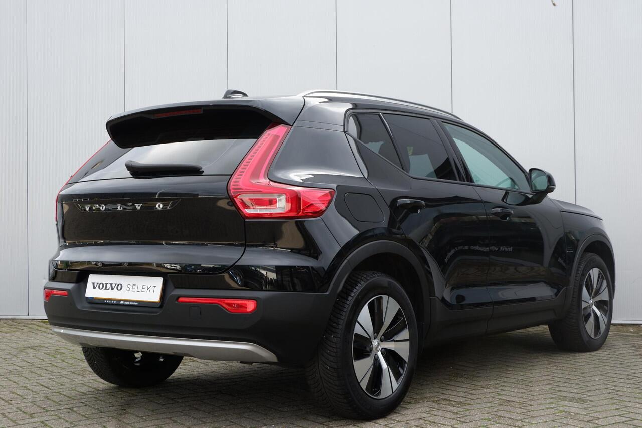 Volvo XC40 B3 Momentum Business | Panoramadak | Premium audio | Dealeronderhouden | Adaptive cruise control | Parkeersensore voor+achter | Apple carplay/Android auto | BLIS | Volvo on Call | 18 inch lichtmetalen velgen