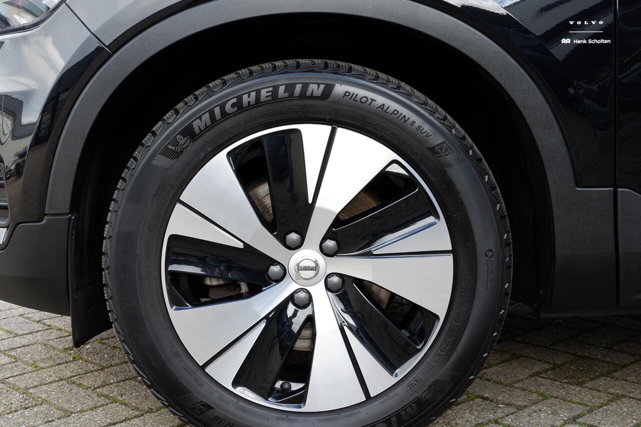 Volvo XC40 B3 Momentum Business | Panoramadak | Premium audio | Dealeronderhouden | Adaptive cruise control | Parkeersensore voor+achter | Apple carplay/Android auto | BLIS | Volvo on Call | 18 inch lichtmetalen velgen