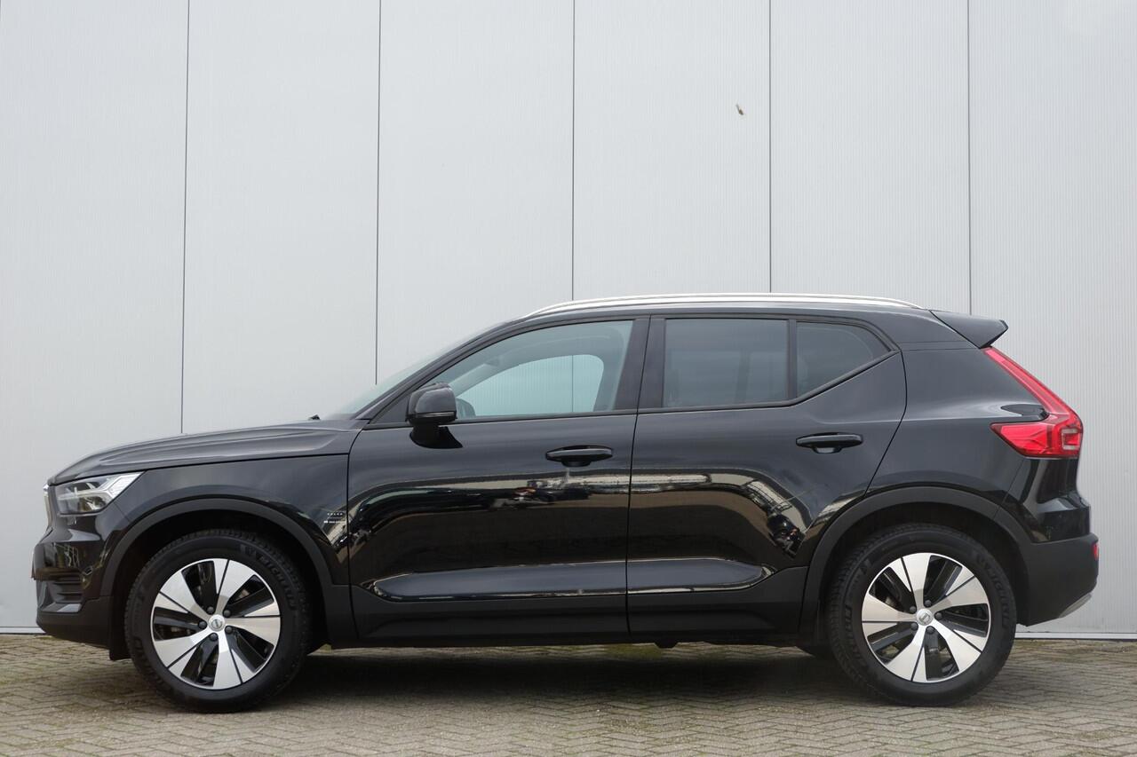 Volvo XC40 B3 Momentum Business | Panoramadak | Premium audio | Dealeronderhouden | Adaptive cruise control | Parkeersensore voor+achter | Apple carplay/Android auto | BLIS | Volvo on Call | 18 inch lichtmetalen velgen