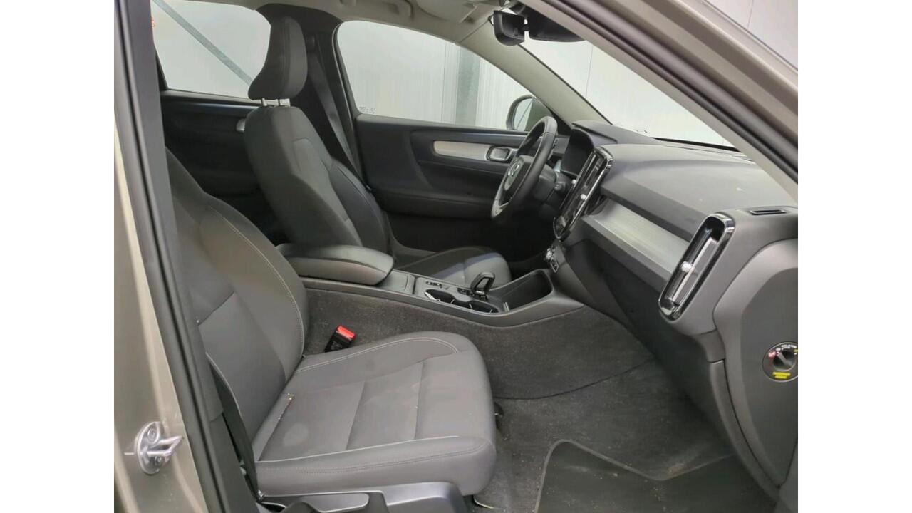 Volvo XC40 1.5 T2 Momentum NL-AUTO | TREKHAAK | STOEL VERWARMING