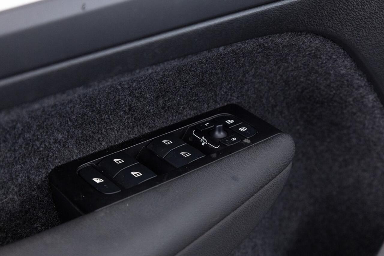 Volvo XC40 1.5 T4 Recharge Inscription Expression | NAVI | CAMERA | ECC