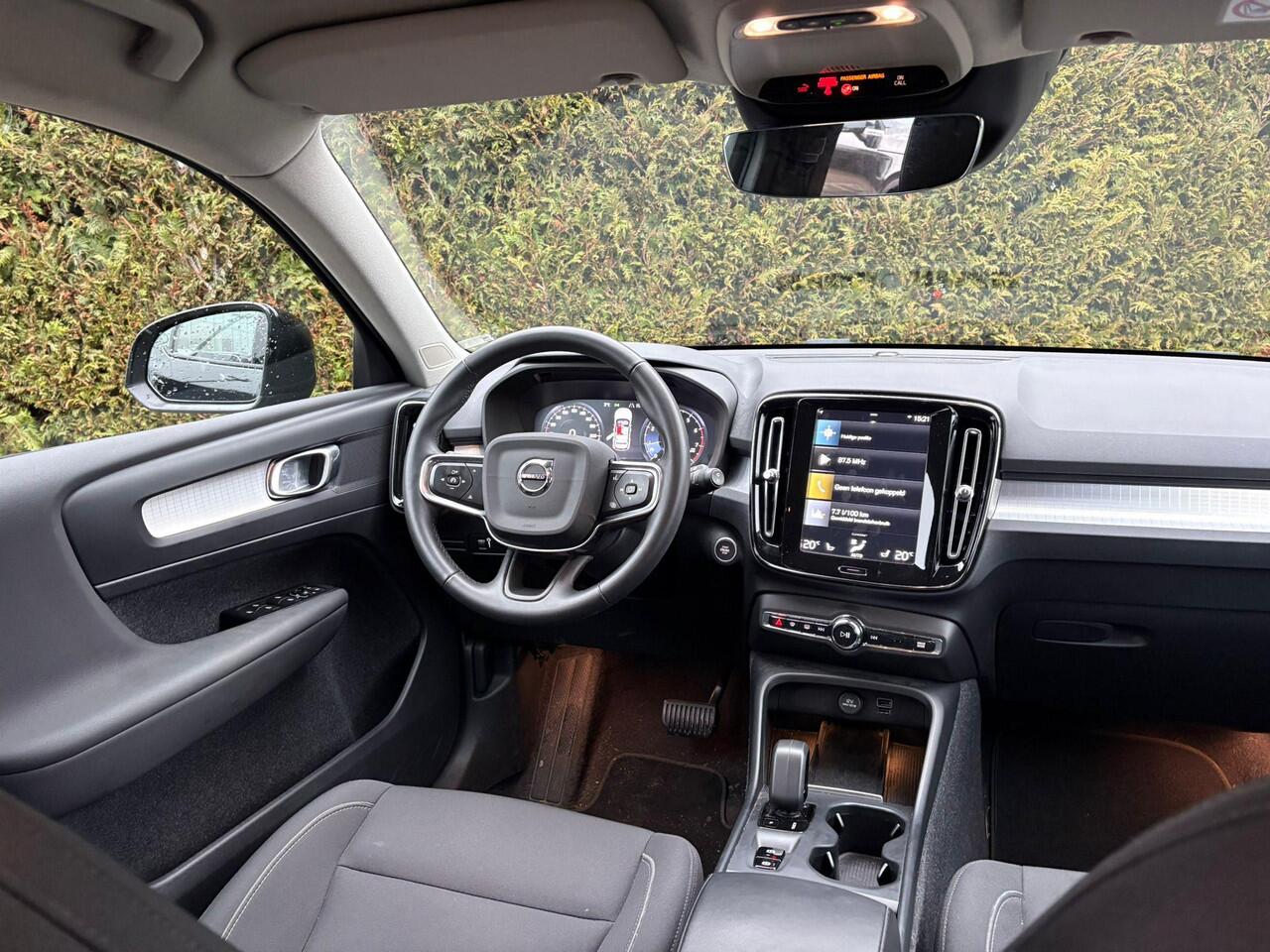 Volvo XC40 1.5 T2 Momentum Stoel/Stuurverwarming | Parkeersensoren Voor/Achter | Camera |