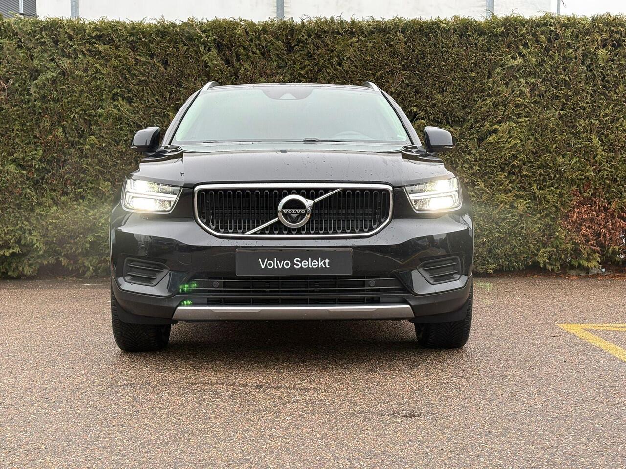 Volvo XC40 1.5 T2 Momentum Stoel/Stuurverwarming | Parkeersensoren Voor/Achter | Camera |