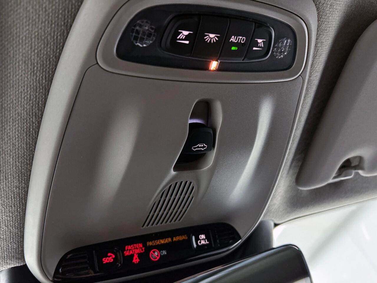 Volvo XC40 1.5 T4 Recharge Ultimate Dark | Leder | Panorama dak | Rijklaar