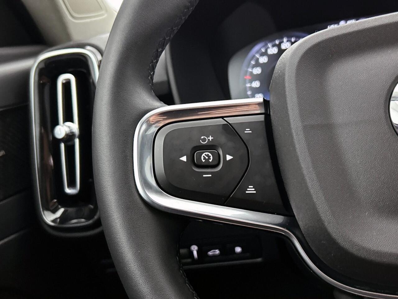 Volvo XC40 1.5 T4 Recharge Ultimate Dark | Leder | Panorama dak | Rijklaar