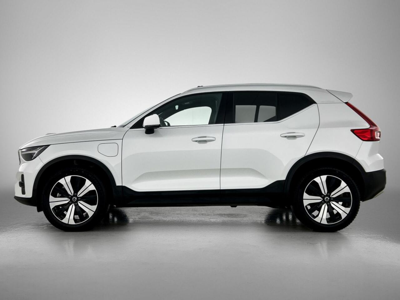 Volvo XC40 T5 Ultimate Bright | Pano | All season | Memory Seats | H&K |