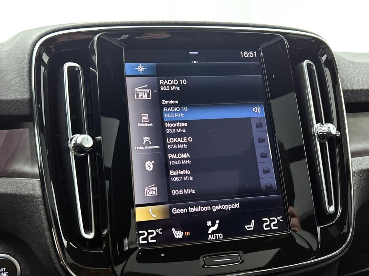 Volvo XC40 T5 Ultimate Bright | Pano | All season | Memory Seats | H&K |