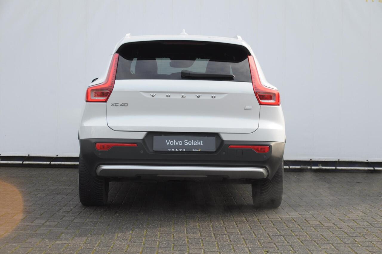 Volvo XC40 T4 211PK Automaat Core Bright / Apple carplay / Parkeersensoren met camera / Stoelverwarming / Elektrische achterklep / Keyless entry / Parkeersensoren met camera