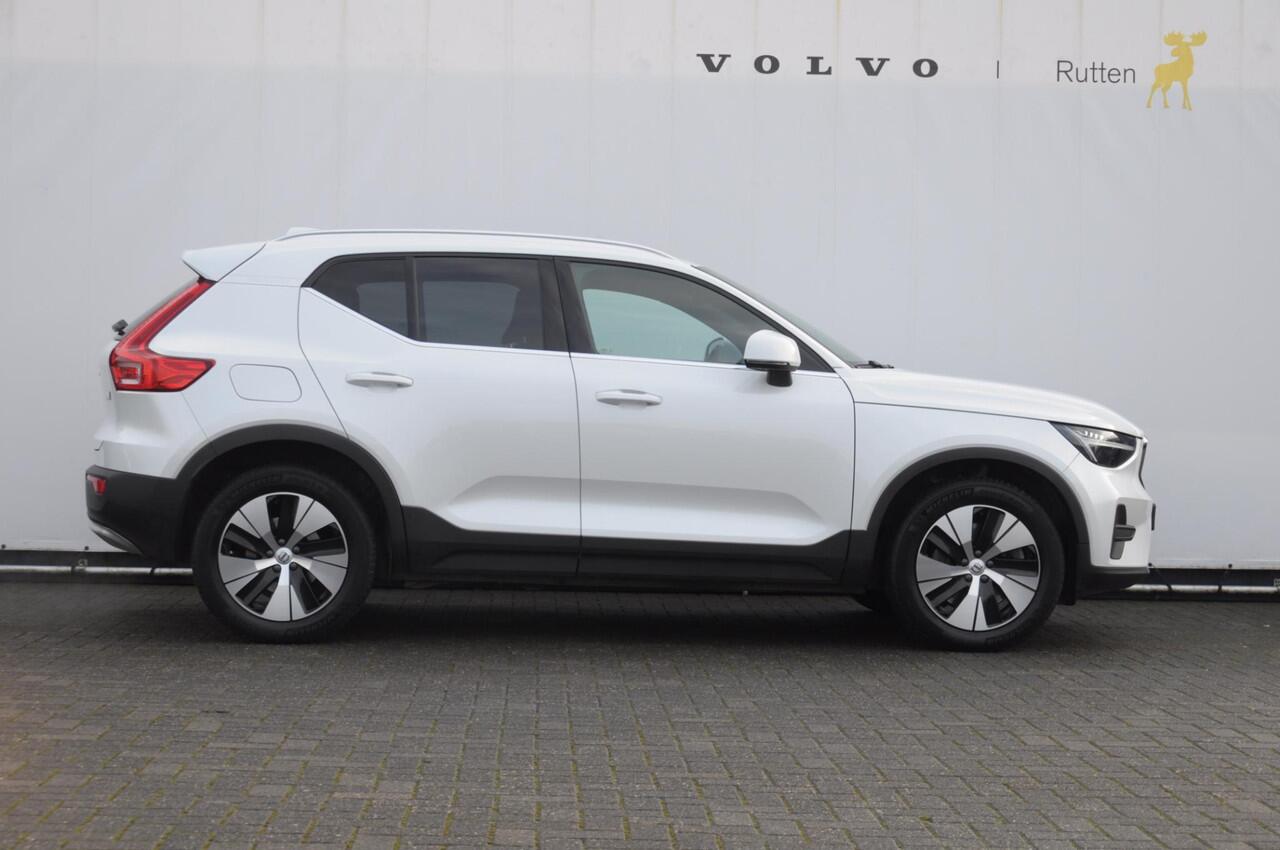 Volvo XC40 T4 211PK Automaat Core Bright / Apple carplay / Parkeersensoren met camera / Stoelverwarming / Elektrische achterklep / Keyless entry / Parkeersensoren met camera