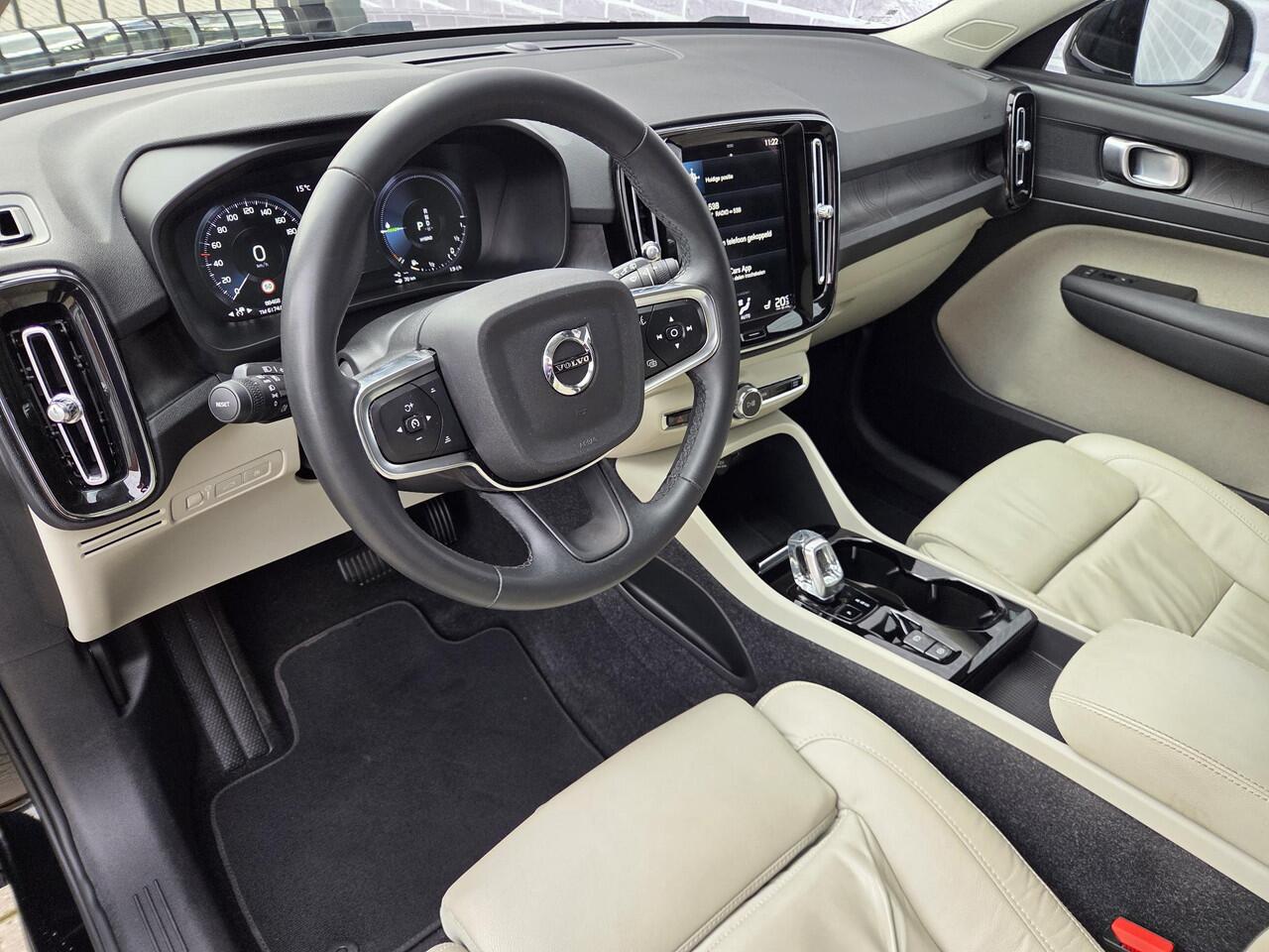 Volvo XC40 T4 Plug in-Hybride Inscription Aut | BLIS | Adaptive Cruise Control | Elektr. verst. stoelen | Stoelverwarming | Leder | 360° camera | All-seasonbanden | Donker glas | Park assist V+A