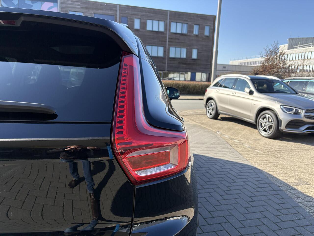 Volvo XC40 Recharge Pro 230pk | 96% SOH | Panoramadak | Stoel & Stuurverwarming | Harman Kardon Audio | 360 Camera |