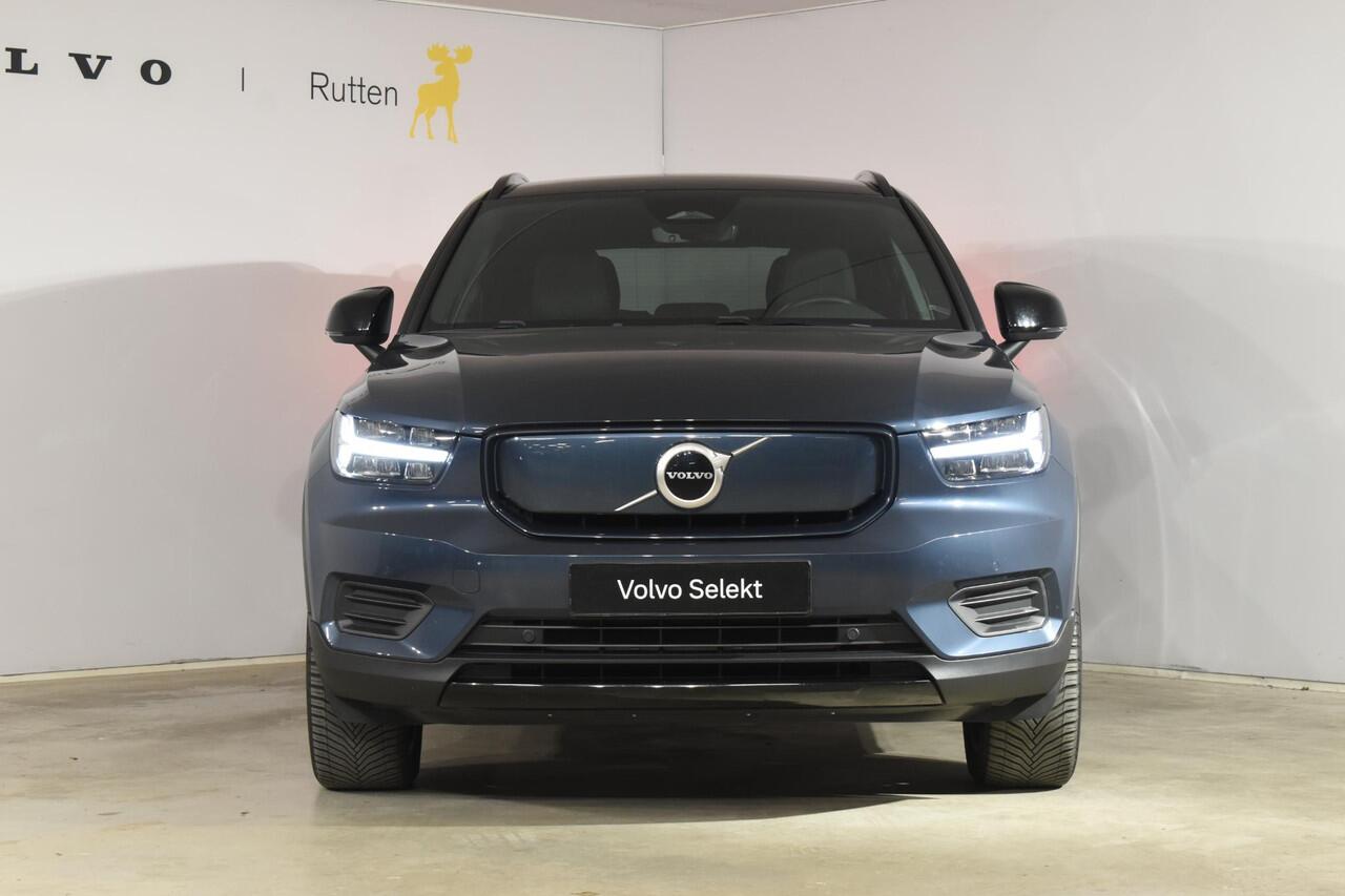 Volvo XC40 231PK Recharge Pure Electric Core Navigatie / Stoelverwarming / Stuurverwarming / Elektrische achterklep / Cruise control / 19" / All season banden