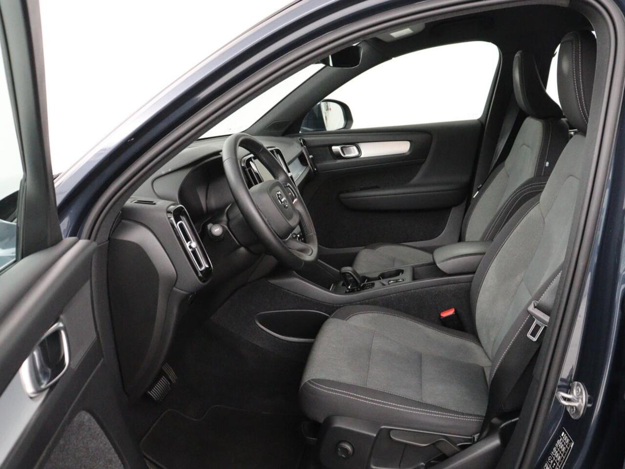 Volvo XC40 1.5 T4 Recharge Inscription Expression | Trekhaak | Stoelverwarming | Camera | Carplay | Navigatie | Full LED | Keyless | Parkeerhulp | Cruise control | Climate control | PHEV | Plug In