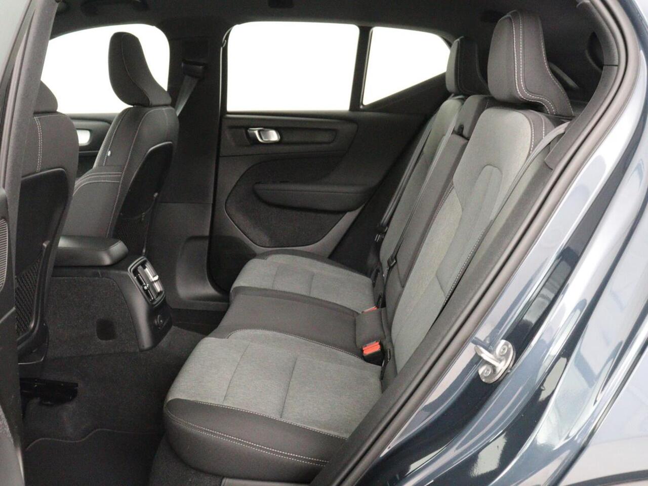 Volvo XC40 1.5 T4 Recharge Inscription Expression | Trekhaak | Stoelverwarming | Camera | Carplay | Navigatie | Full LED | Keyless | Parkeerhulp | Cruise control | Climate control | PHEV | Plug In