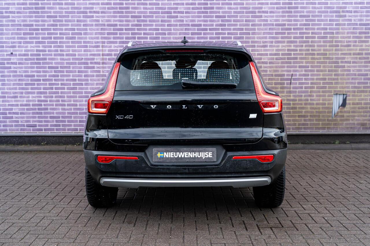 Volvo XC40 T4 Recharge Inscription | Navigatie | Stoelverwarming | Adaptieve Cruise Control | Elek. Achterklep | Camera | Trekhaak | Park Assist | Volvo On Call | 18" LM