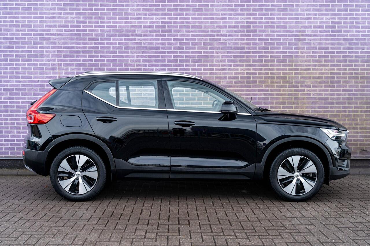 Volvo XC40 T4 Recharge Inscription | Navigatie | Stoelverwarming | Adaptieve Cruise Control | Elek. Achterklep | Camera | Trekhaak | Park Assist | Volvo On Call | 18" LM