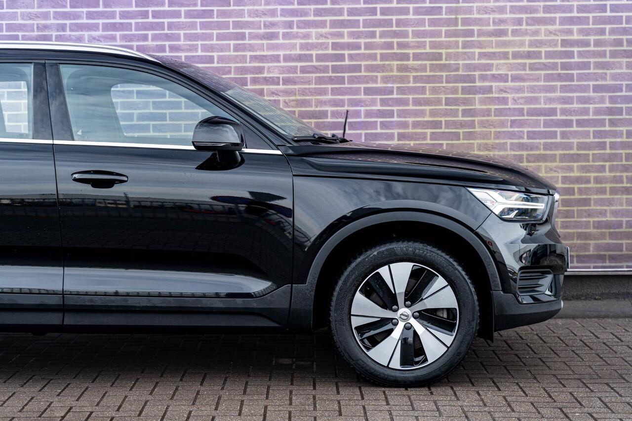 Volvo XC40 T4 Recharge Inscription | Navigatie | Stoelverwarming | Adaptieve Cruise Control | Elek. Achterklep | Camera | Trekhaak | Park Assist | Volvo On Call | 18" LM