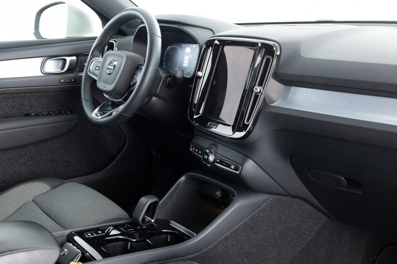 Volvo XC40 1.5 T5 Recharge Business Pro *Speciale Kleur* Full LED | NAVI | ECC | CAMERA