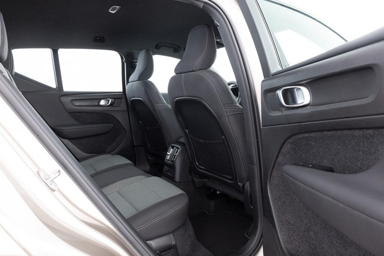 Volvo XC40 1.5 T5 Recharge Business Pro *Speciale Kleur* Full LED | NAVI | ECC | CAMERA