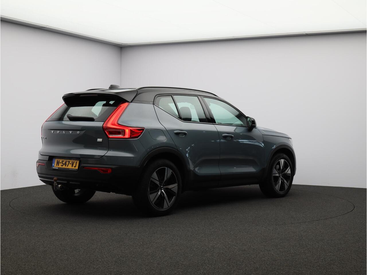 Volvo XC40 T4 Recharge R-Design / Trekhaak / Stoel+stuurwielverwarming / Park assist v+a+camera