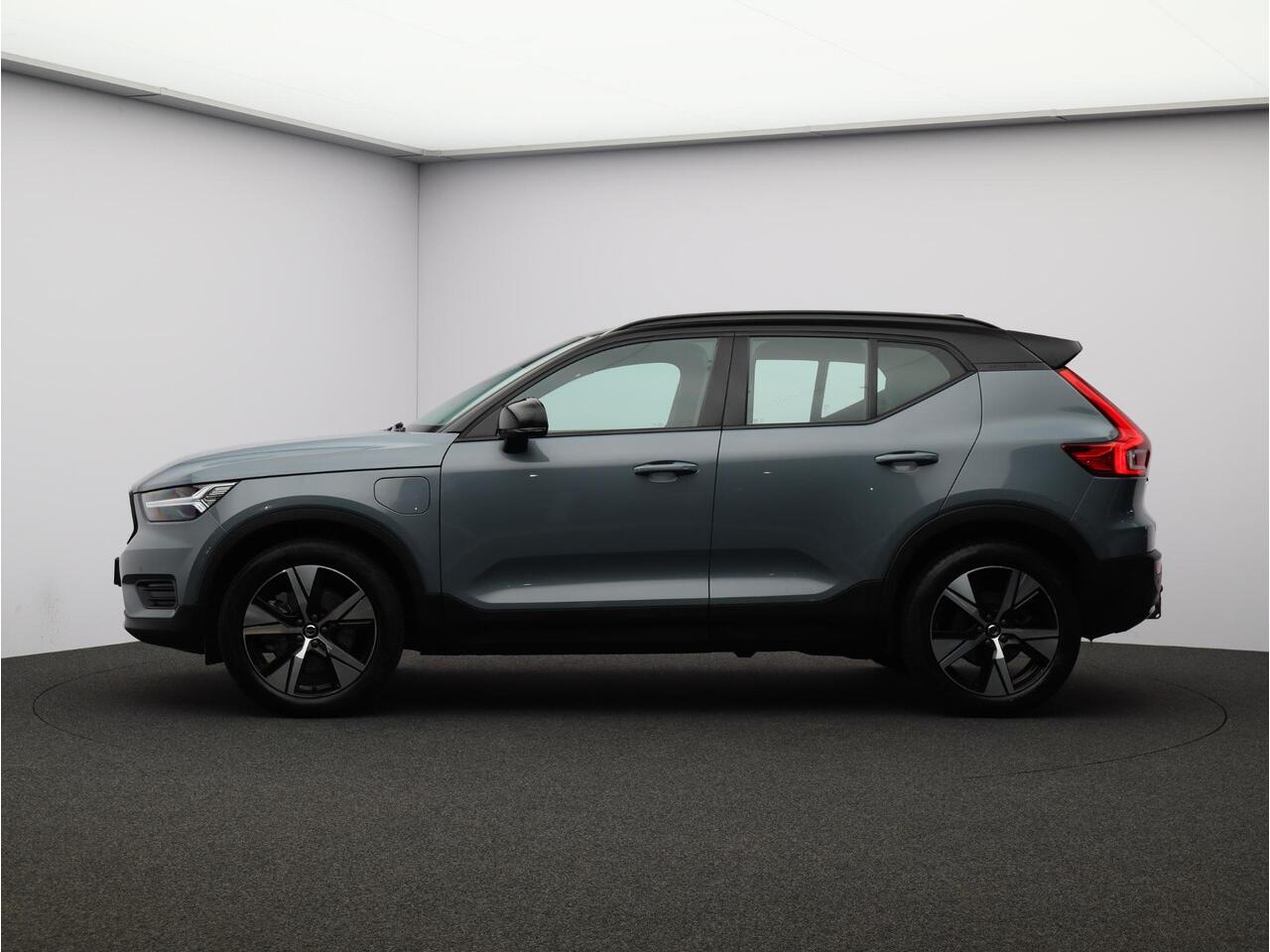 Volvo XC40 T4 Recharge R-Design / Trekhaak / Stoel+stuurwielverwarming / Park assist v+a+camera