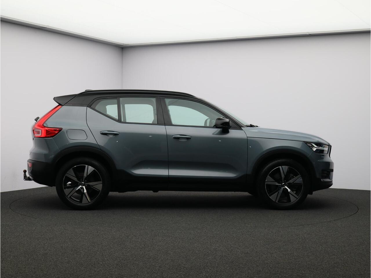 Volvo XC40 T4 Recharge R-Design / Trekhaak / Stoel+stuurwielverwarming / Park assist v+a+camera