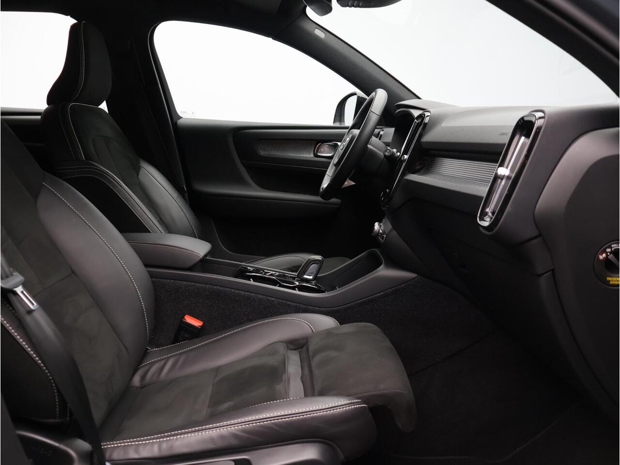 Volvo XC40 T4 Recharge R-Design / Trekhaak / Stoel+stuurwielverwarming / Park assist v+a+camera